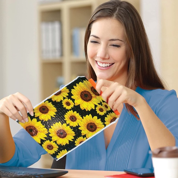 8 Count 6X10 Sunflower Bubble Mailers, Shipping Supplies, PRICE IS FIRM - Picture 3 of 3
